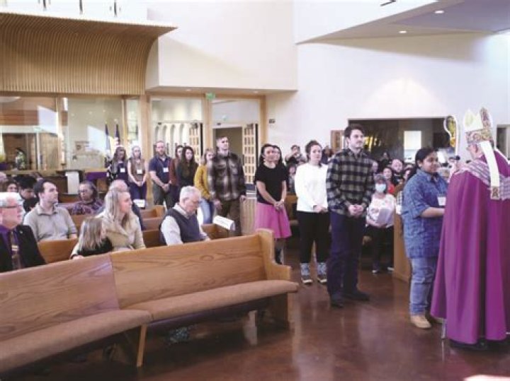 Can a divorced catholic receive communion?