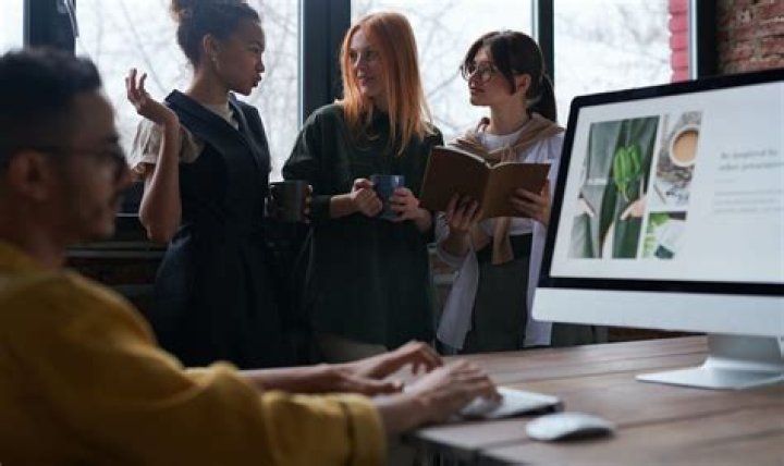 Can i use both maiden and married name?