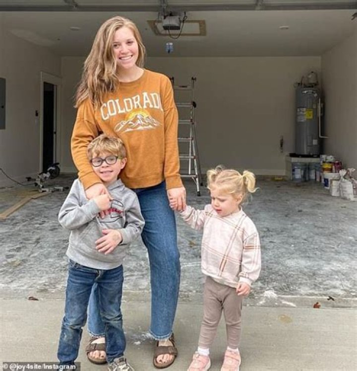 Did joy anna have her baby?