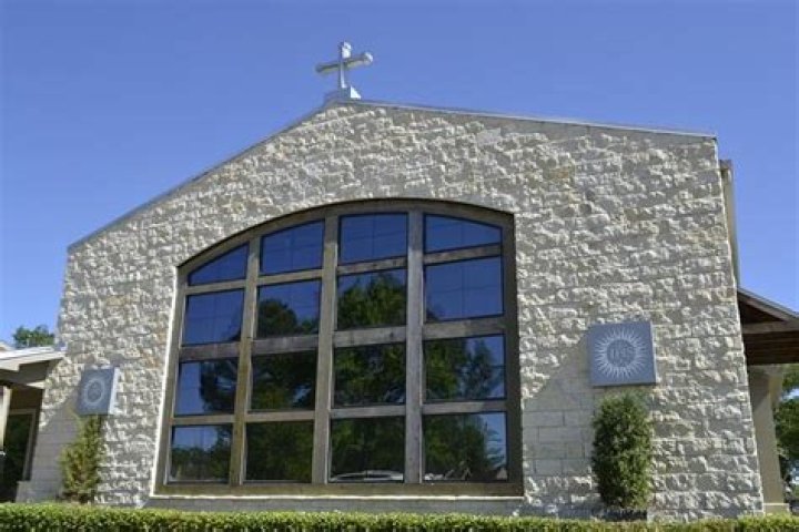 Do episcopalians pray the rosary?