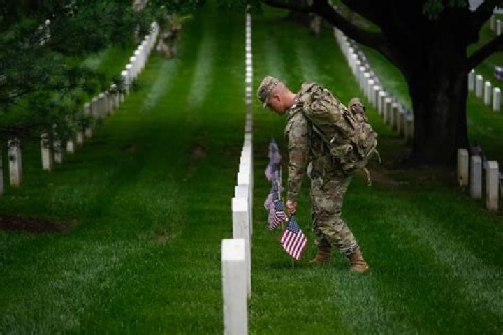 Do packages get delivered on memorial day?