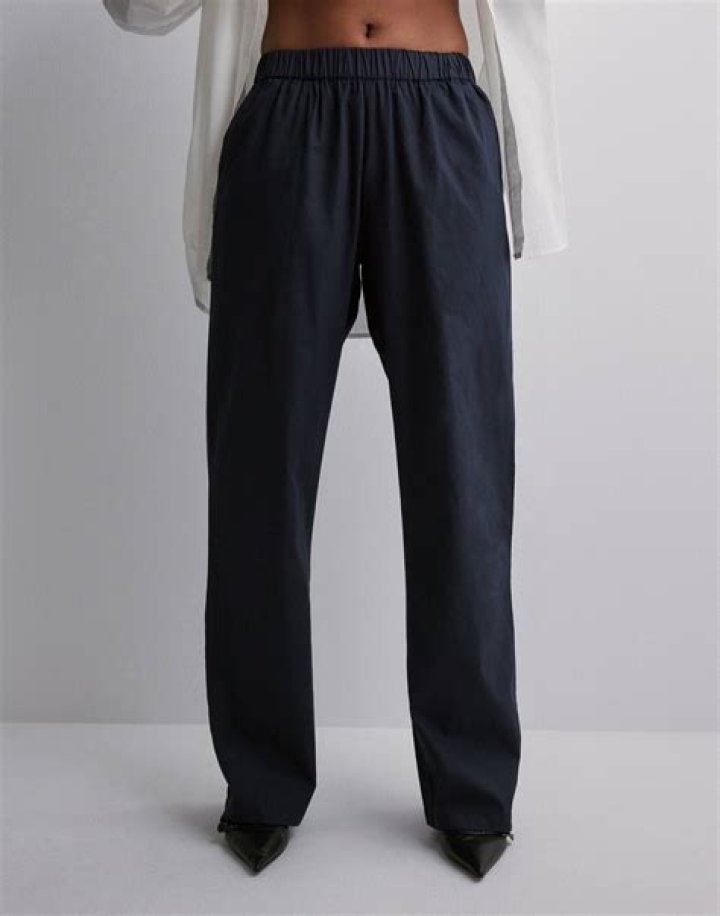 Do poplin pants shrink?