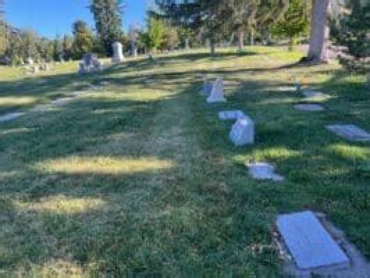 Do they still have paupers graves?