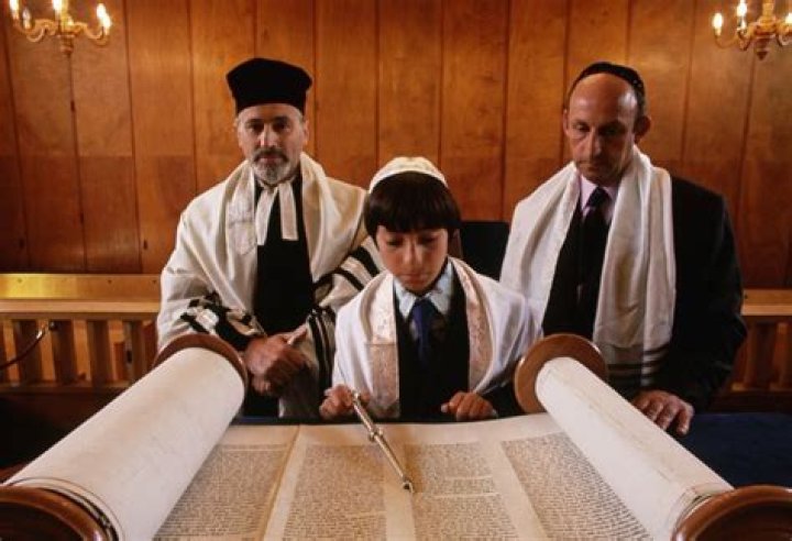 Does a mitzvah mean?