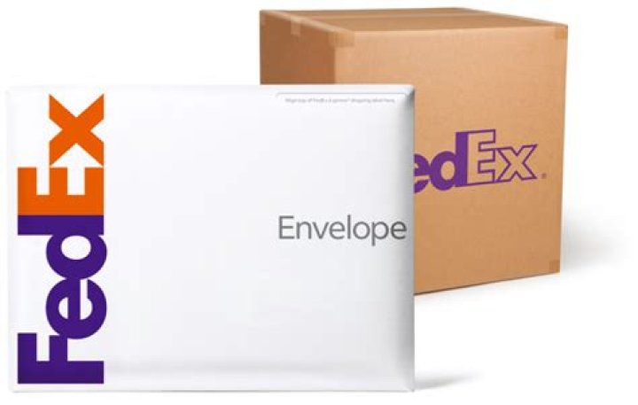 Does fedex go through packages?