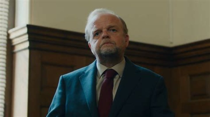 Does john bates get hung?