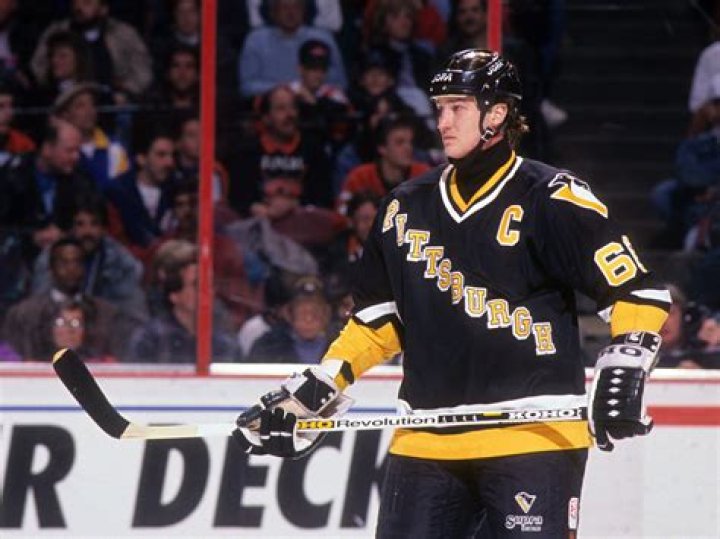 Does mario lemieux have cancer?