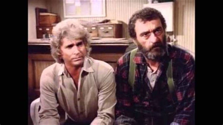 Does mr edwards die on little house?