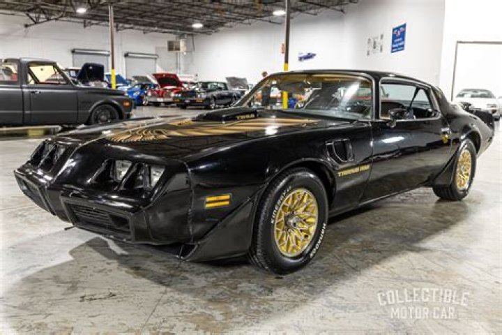 Does pontiac still make trans am?