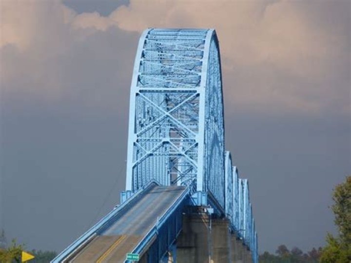 How long is the brookport bridge?