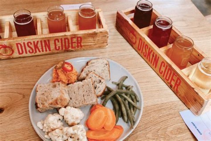 How many calories in diskin cider?