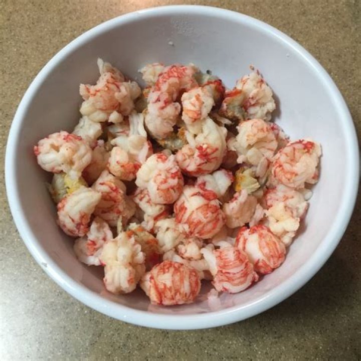 How many peeled crawfish tails in a pound?