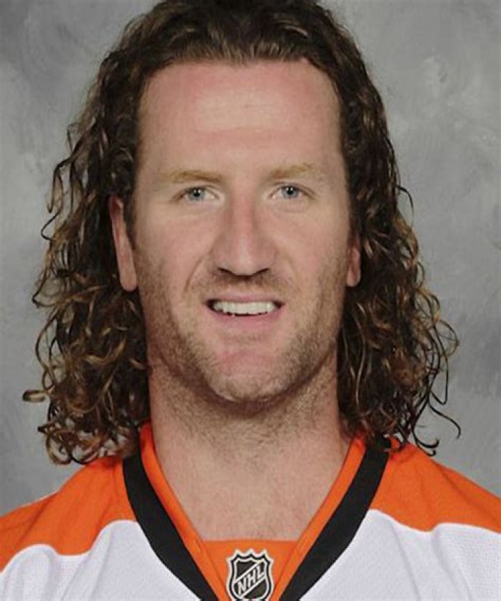 How old is scott hartnell?