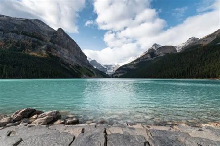 How to get to lake louise?