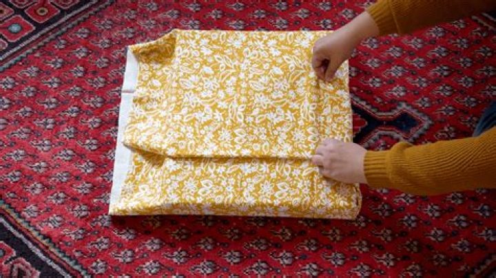 How to make cushion covers with velcro fastening?