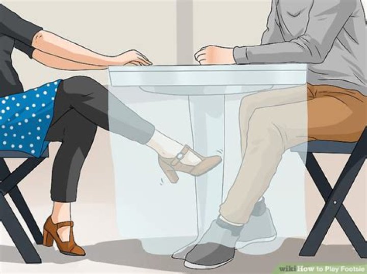 How to play footsie with someone?
