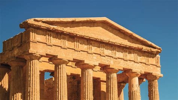 In architecture what is triglyph?