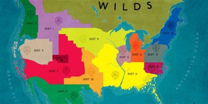 In hunger games what are the districts?