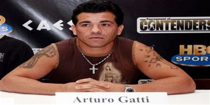 Is arturo gatti still alive?