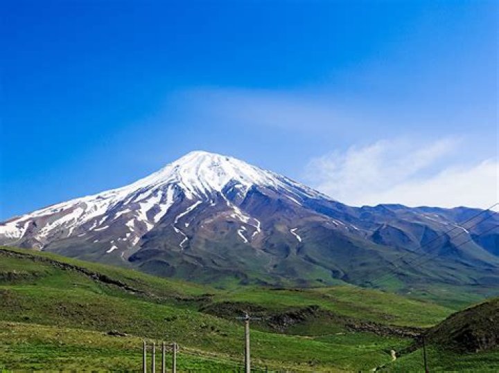 Were is the tallest volcano in asia?