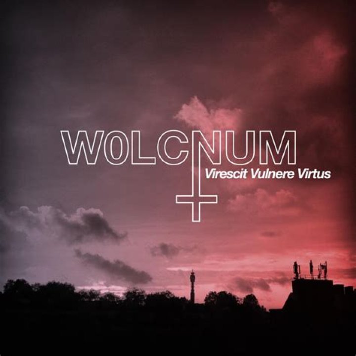 What does virescit vulnere virtus mean?