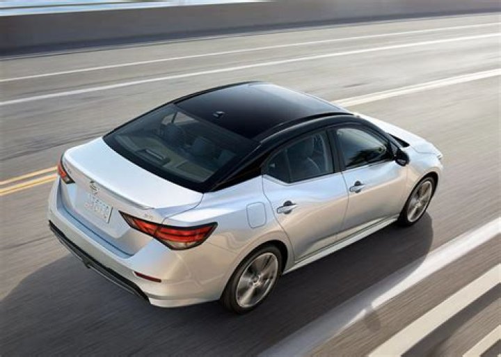 Whats the difference between a nissan sv and sr?