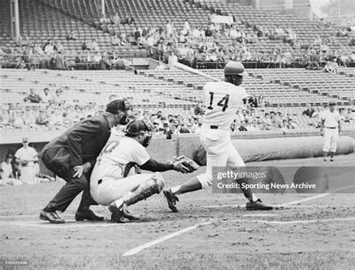 When did ernie banks die?