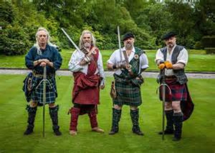 When did scotsmen start wearing kilts?
