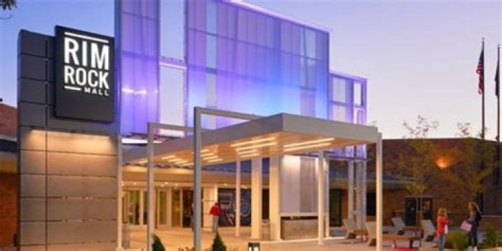 When does rimrock mall open?
