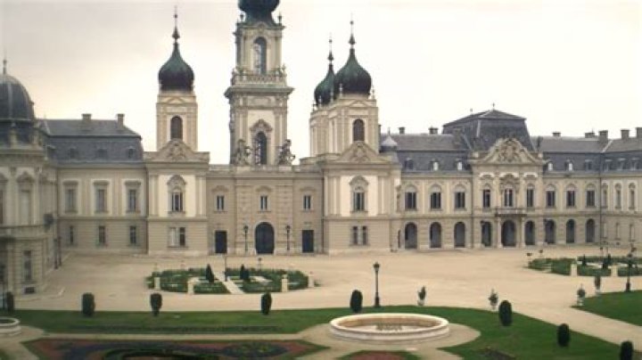 Where is little palace shadow and bone?