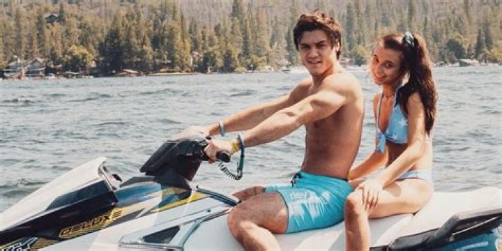 Which dolan twin dated emma?