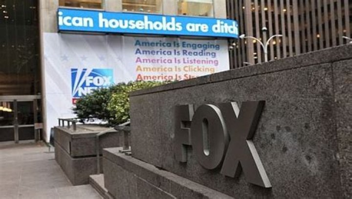 Which murdoch runs fox?