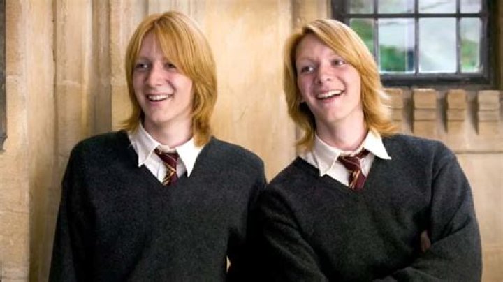 Which weasley twin died in harry potter?