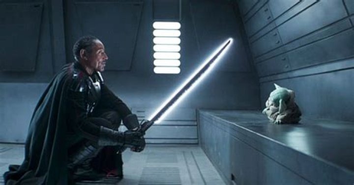 Who has the darksaber before moff gideon?