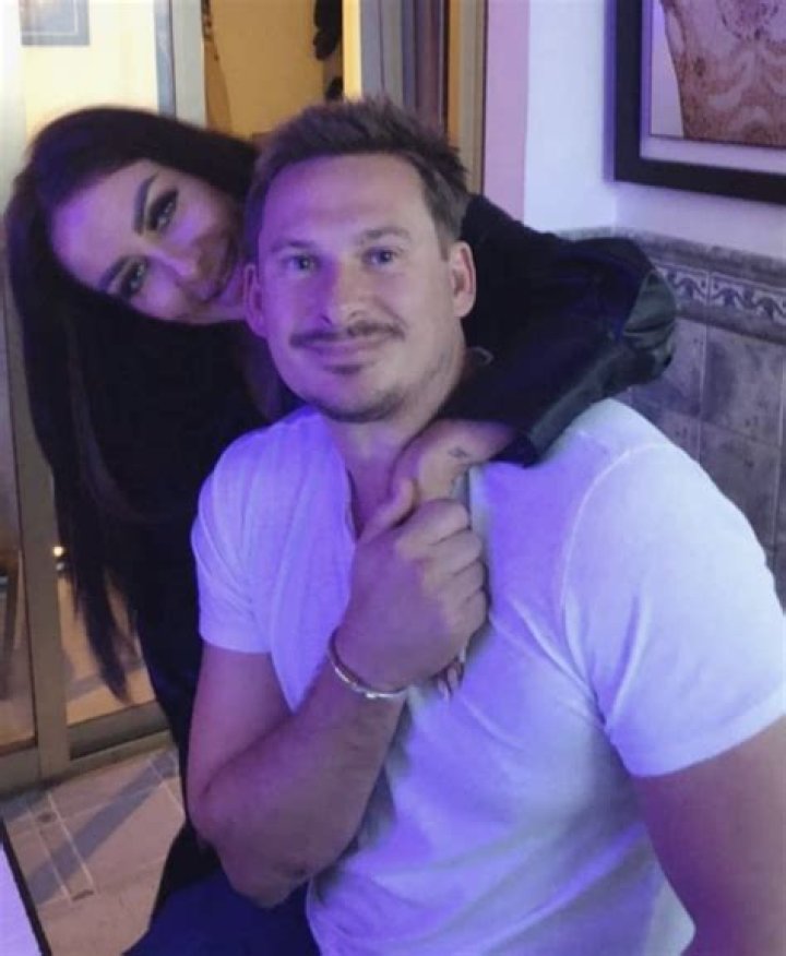 Who is verity paris?