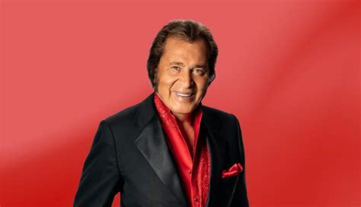 Why did engelbert humperdinck change his name?