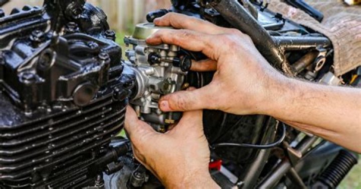 Why don't cars have carburetors anymore?