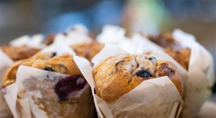 Why muffins sink in the middle?