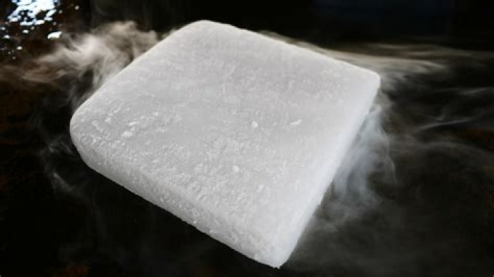 Will dry ice freeze meat?